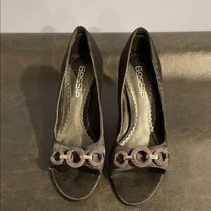 Gossip Black Heels with Chain Detail